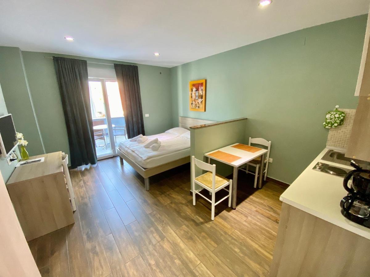 Iris Apartman *